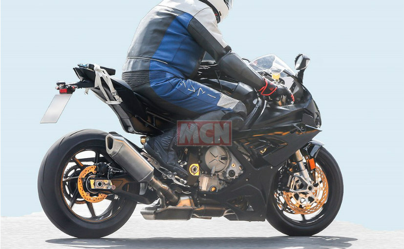 Illustration for article titled 2019 BMW S1000RR spotted testing